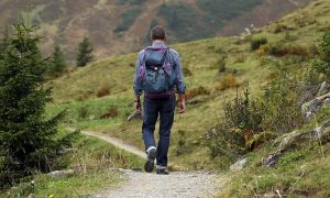 Esplora la Natura Come Vestirsi Correttamente per un'Avventura di Trekking